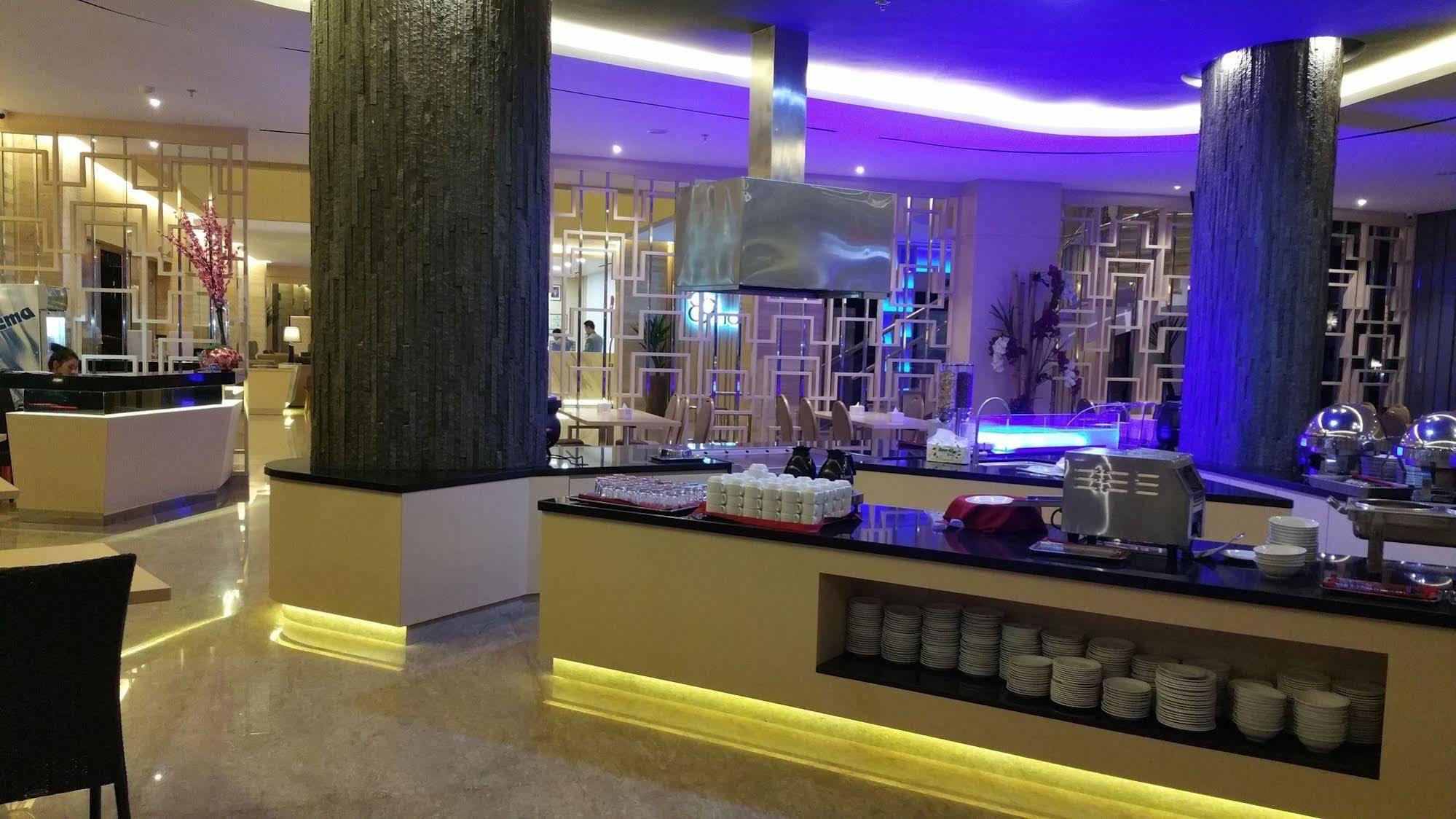 89 Hotel Batam Экстерьер фото